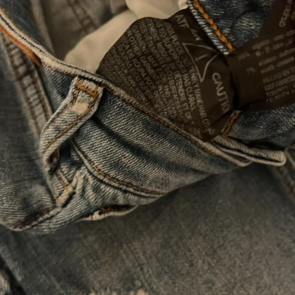 Zara Raw Hem The Skinny Ankle Distressed Jeans
